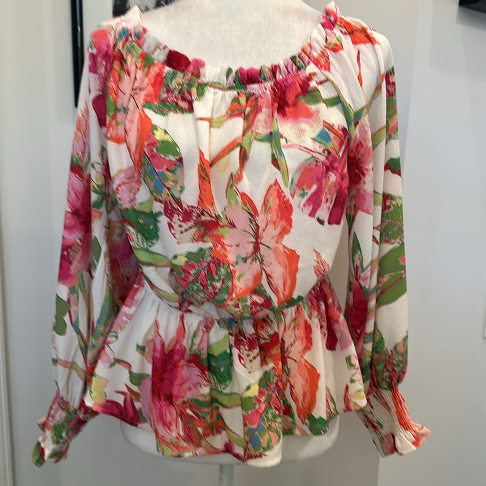 NWOT- Flying Tomatoes Long Sleeve & Off-Shoulders Floral Blouse. Size L